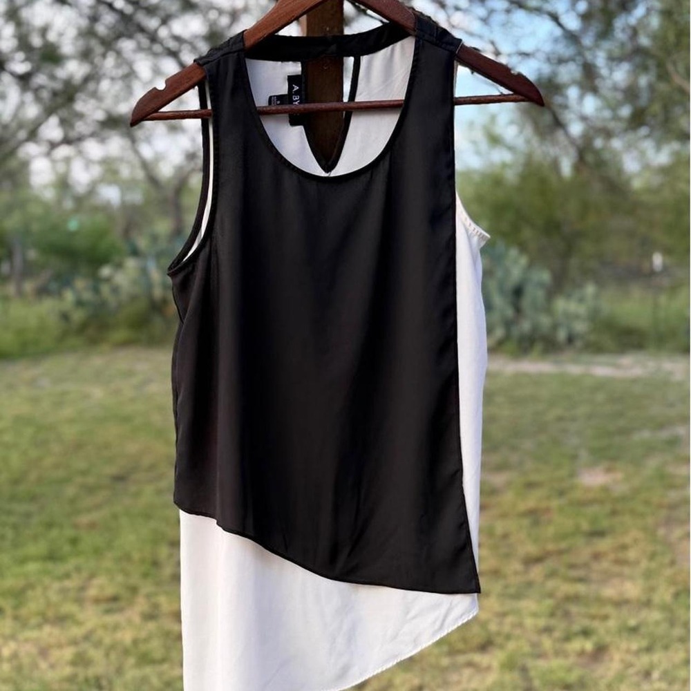 A. Byer Black White‎ Asymmetrical Layered Tank Top Size Small